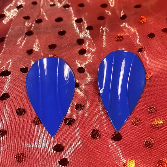 Jewelry - beautiful vintage earring,